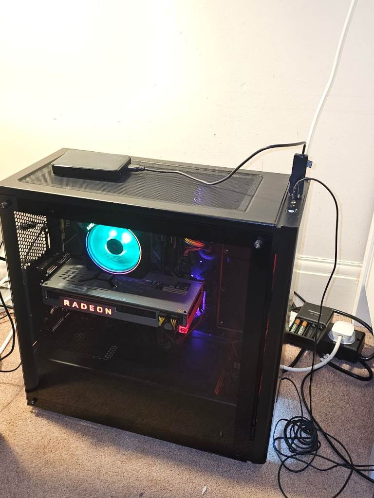 Gaming PC - Ryzen 7 2700X | 32GB RAM | Radeon VII 16GB