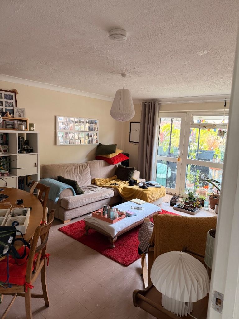 Mutual exchange - Large 2 bed 1st floor flat with Balcony 
