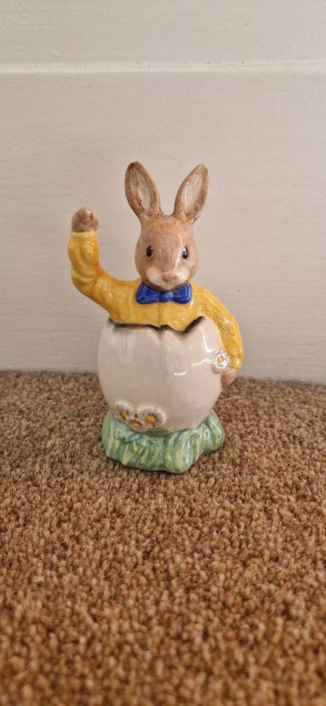 ROYAL DOULTON EASTER GREETINGS BUNNYKINS. DB149. IN BOX. EXCELLENT CONDITION.