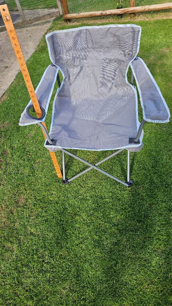 Foldaway camping/fishing/beach chair