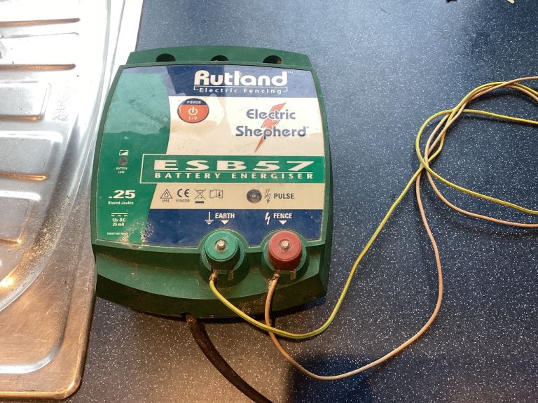 Rutland ESBS7 Battery Energiser – Electric Fence, Good Condition