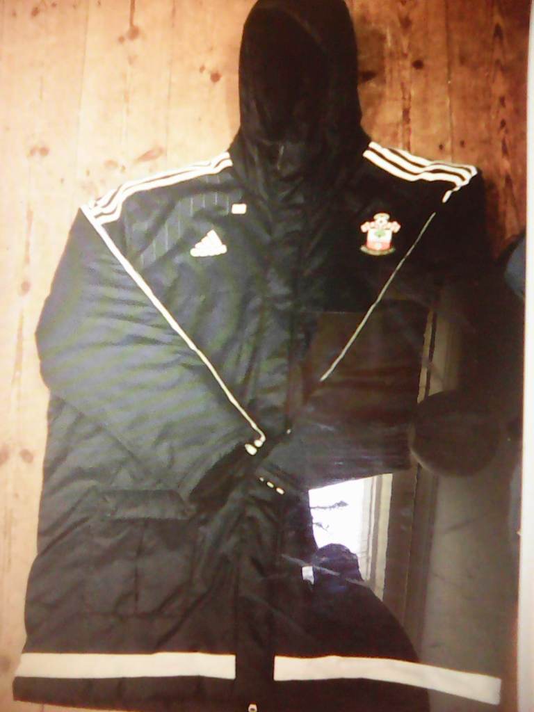 Original vintage black Adidas Southampton Football Club padded coat with hood and CLUB BADGE