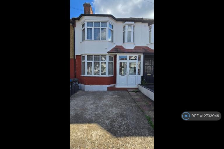 3 bedroom house in Ulster Gardens, London, N13 (3 bed) (#2733046)