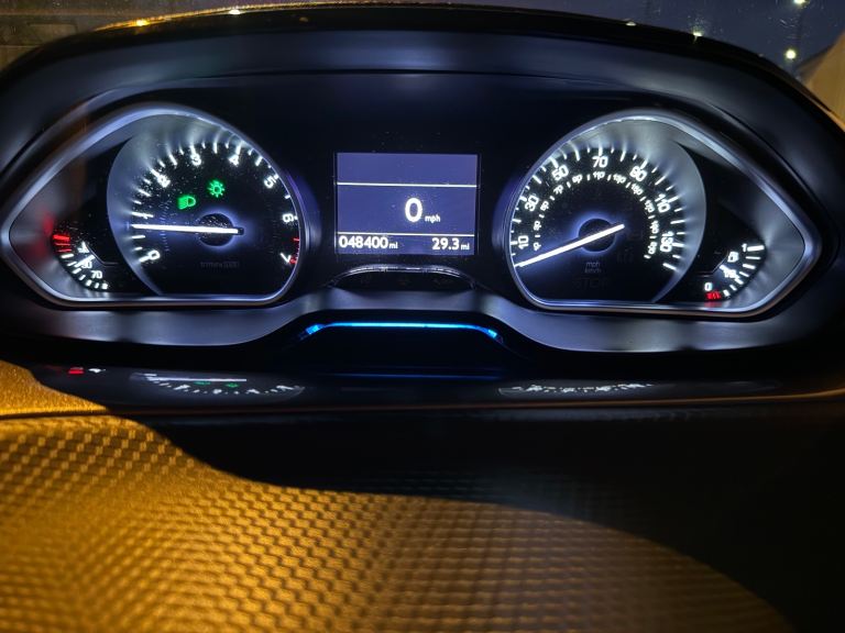 Peugeot, 2008, Hatchback, 2013, Manual, 1199 (cc), 5 doors