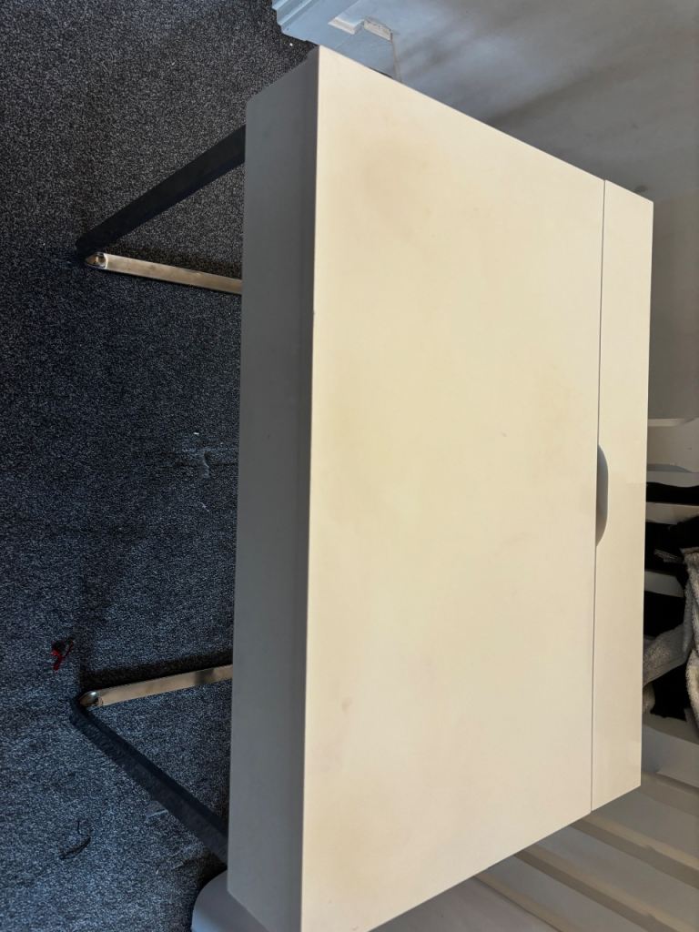 Desk with drawers 