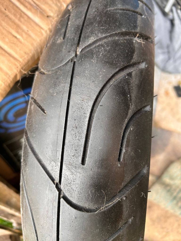 Front motorcycle tyre 