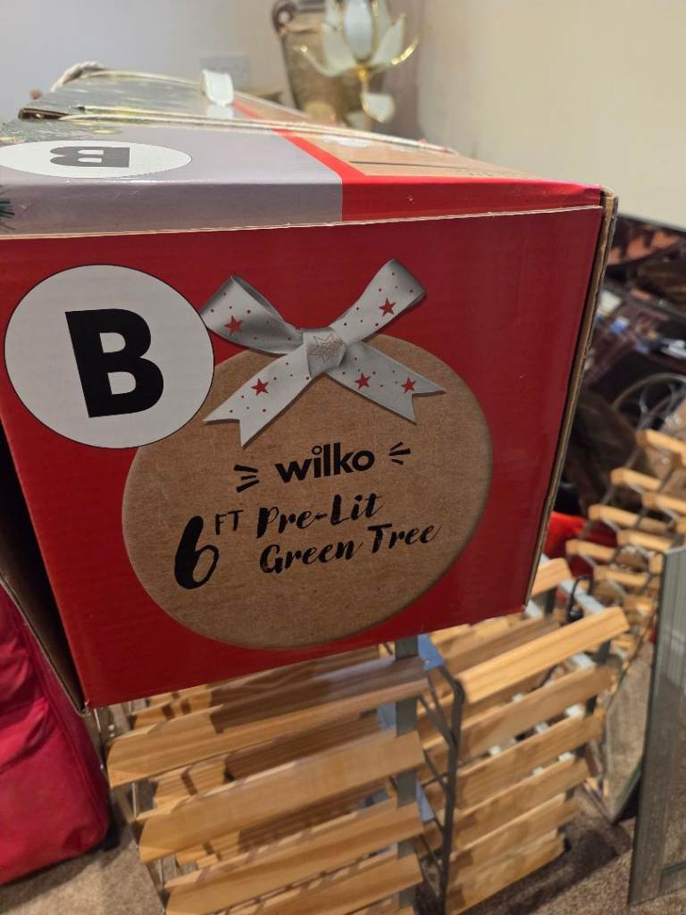 Wilko 6ft Pre-Lit Green Christmas Tree – New in Box