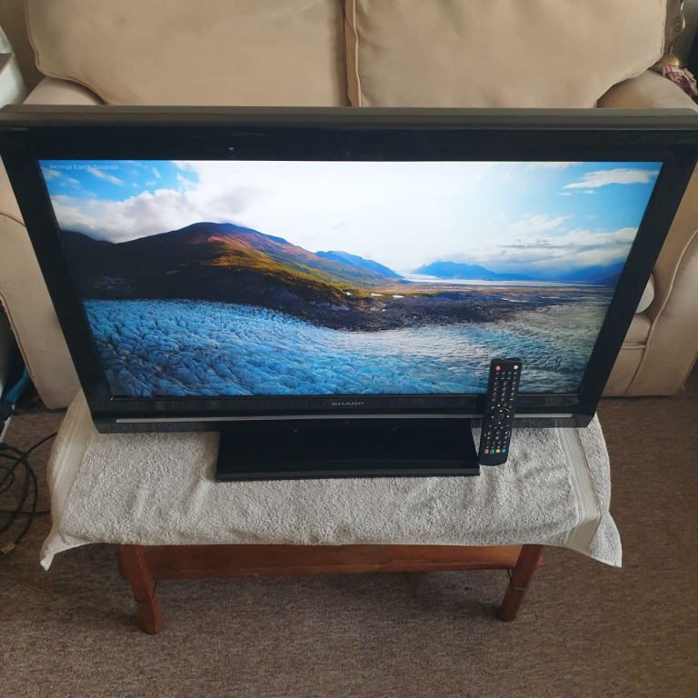 Sharp LCD TV 1080p - Remote Control, Excellent Condition