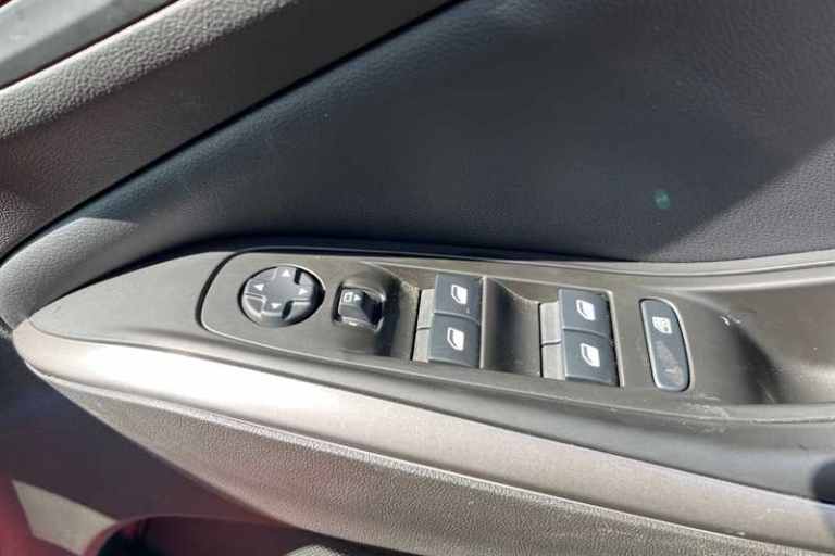 2022 Vauxhall Grandland 1.6 Hybrid GS Line 5dr Auto HATCHBACK PETROL/ELECTRIC Automatic