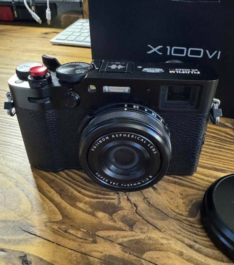 Fujifilm X100VI – Boxed with Extras (Like New)