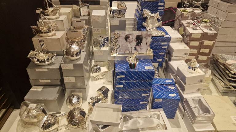 MASSIVE RETAIL STOCK CLEARANCE  1,500+ ITEMS  COMPLETE JOB LOT
