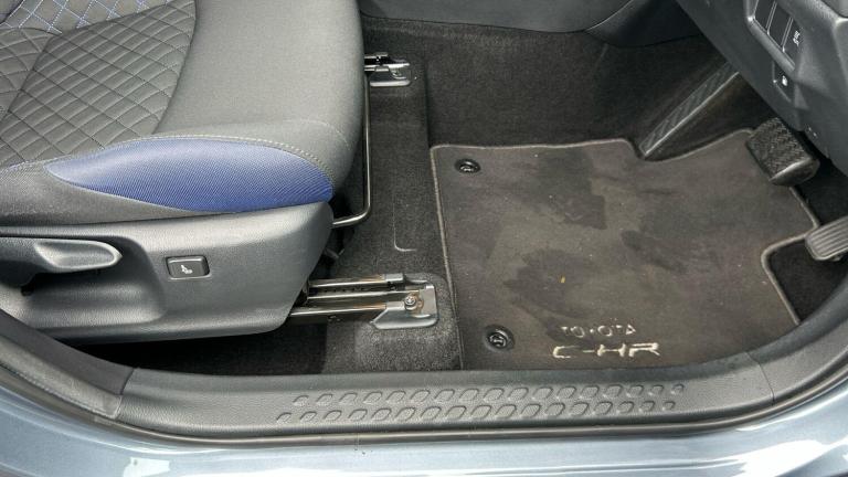 2020 Toyota C-HR 2.0 Hybrid Dynamic 5dr CVT HATCHBACK PETROL/ELECTRIC Automatic