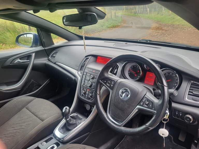 V/hall CASCADA  [Astra] Convertible 013, 1.4  