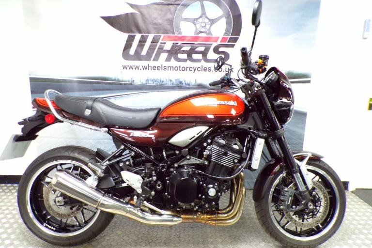 2018 KAWASAKI Z900RS WITH COWLING AND IN THE JAFFA COLOUR