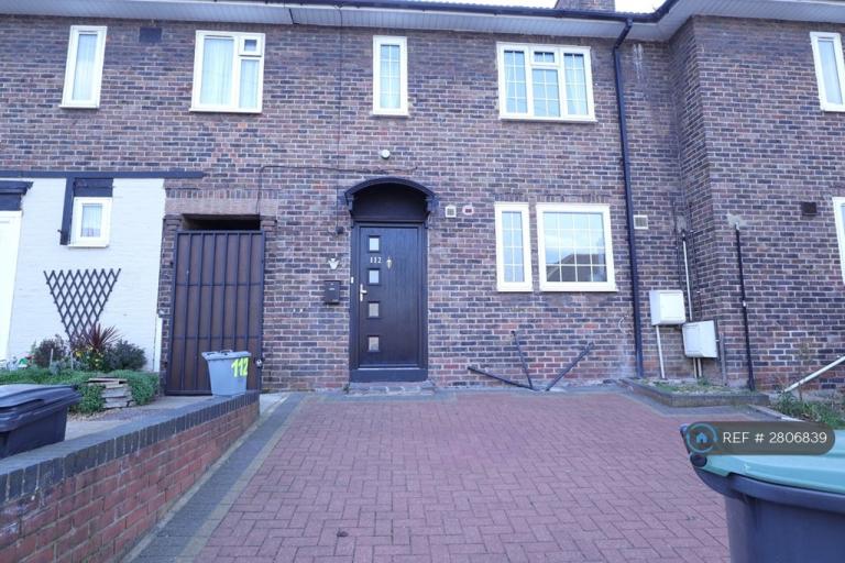 3 bedroom house in Elfrida Crescent, London, SE6 (3 bed) (#2806839)