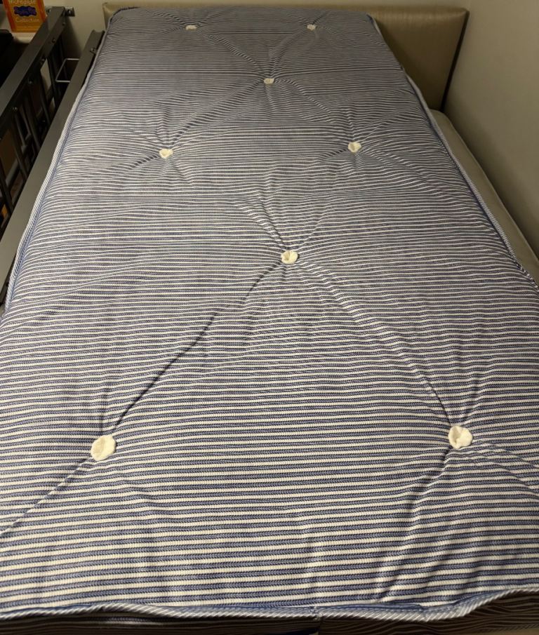 Single mattress for younger children used on a pull out bed