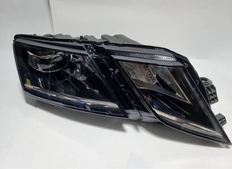 Headlight Skoda Octavia 3 facelift led Right Driver Side complete
