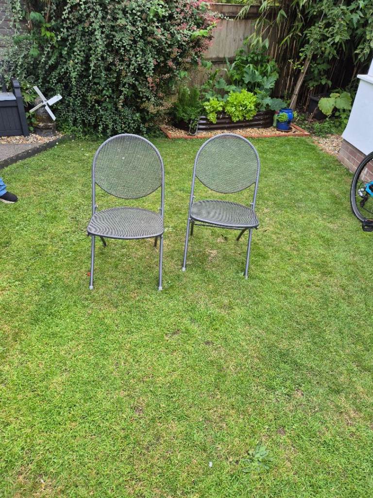 2 Garden chairs