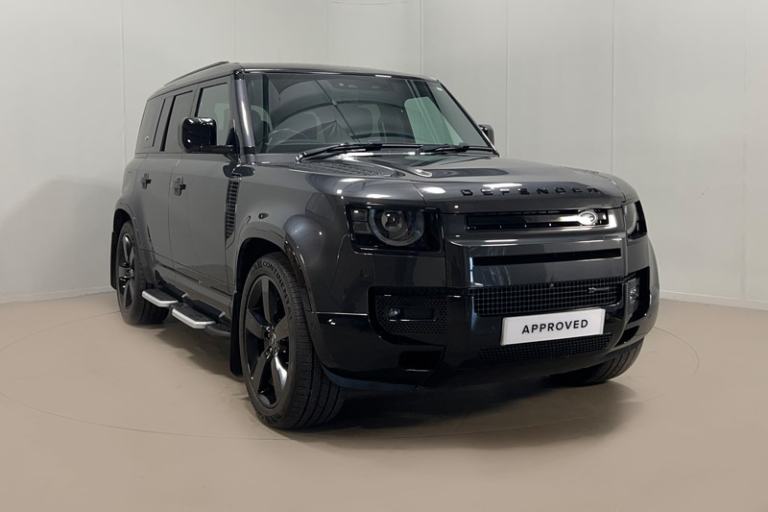 LAND ROVER DEFENDER 3.0 D300 X-Dynamic HSE 110 5dr Auto
