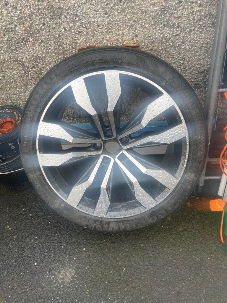 Vw Tiguan R line 20 inch Alloy s