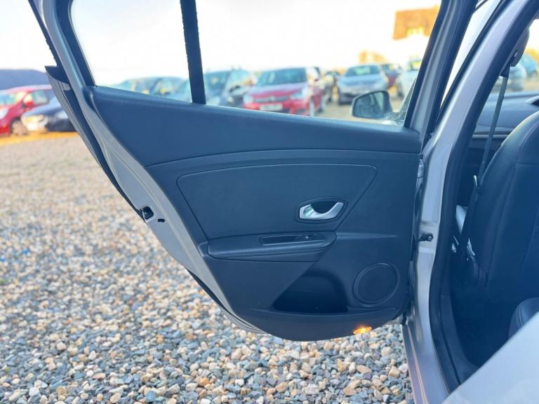 2009 Renault Megane 1.9 dCi Privilege Euro 4 5dr HATCHBACK Diesel Manual