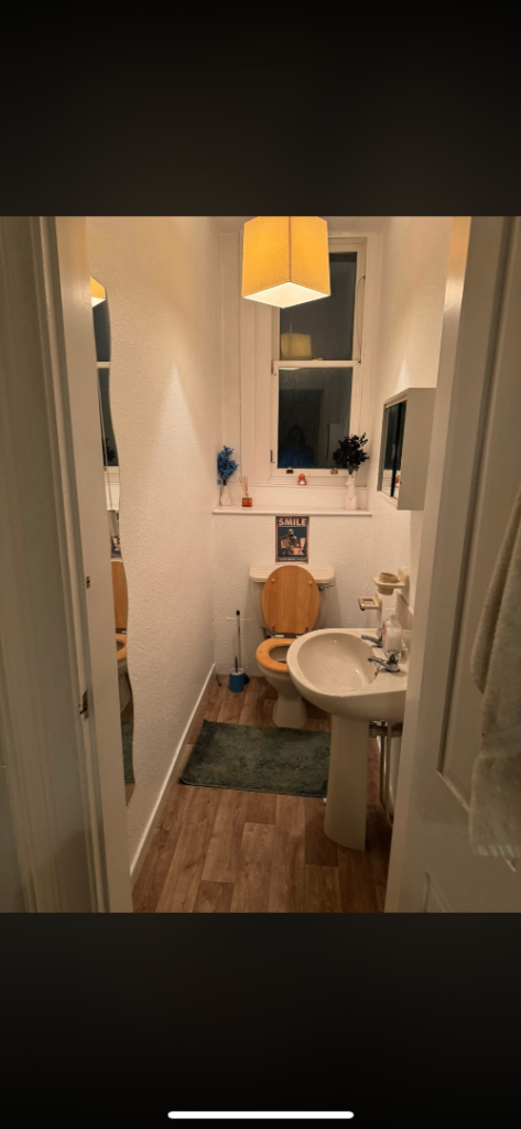 Large Double Room in Edinburgh 