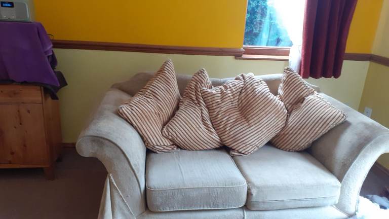 4 very large matching Cushions with removeable covers
