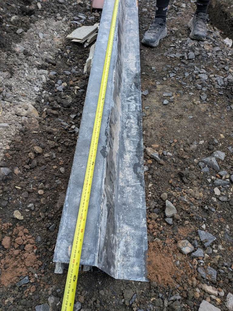 Cavity wall lintel