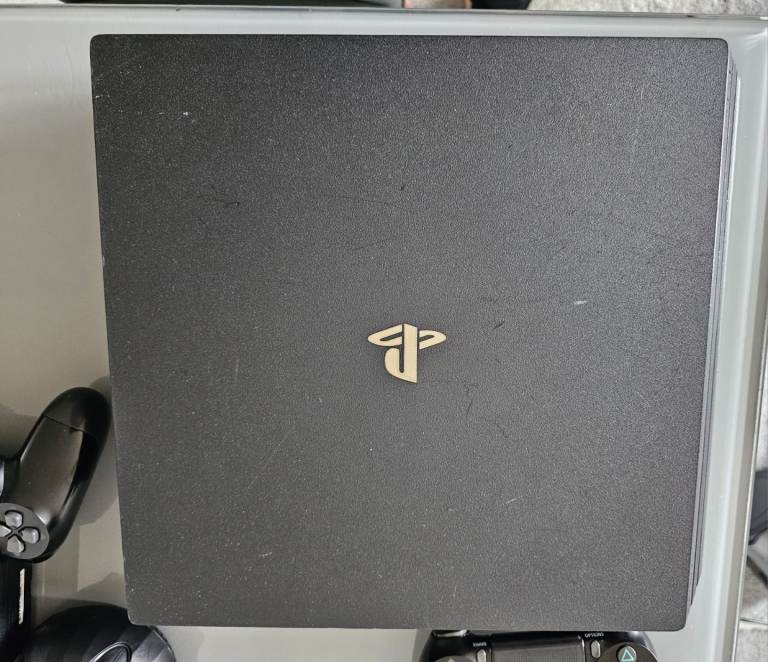 Ps 4 por 861.4GB black