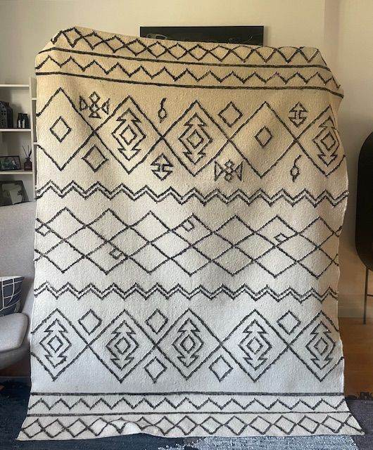 Berber-style, white/black rug, L225 x w 175