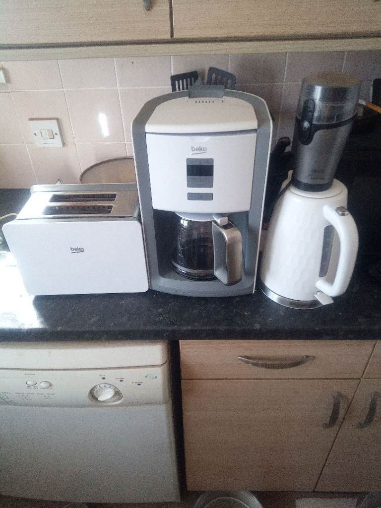 Coffee maker, kettle and toaster 
