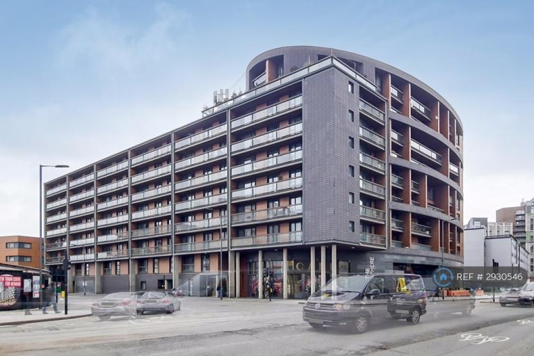 2 bedroom flat in The Sphere, London, E16 (2 bed) (#2930546)