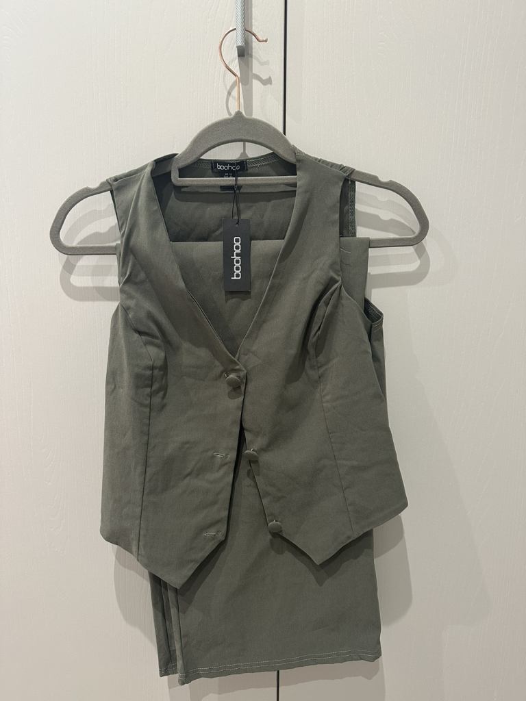 Super Stretch Waistcoat & Seam Front Straight Leg Trouser Khaki