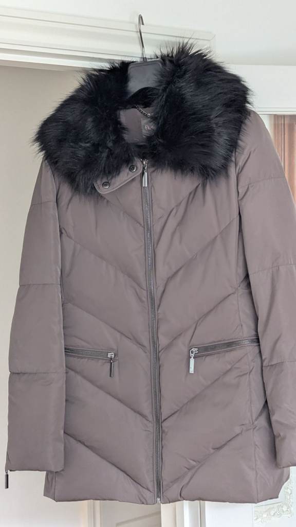 Women's Padded Coat with Faux Fur Collar Brown Good Condition