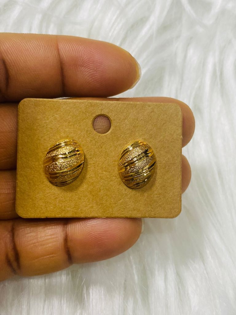 Beautiful stud earrings 2