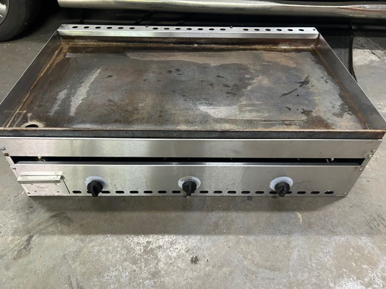 Commercial Gas Griddle - 3 Burner, Stainless Steel