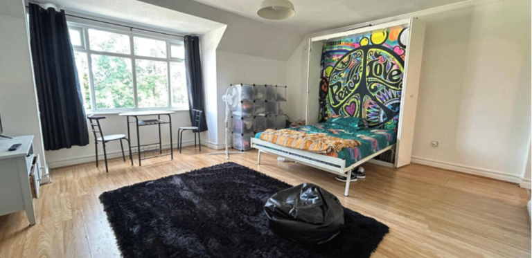 Modern Studio Flat | Renovated | Fitted Kitchen | Parking | Wexham Road, Slough - SL1