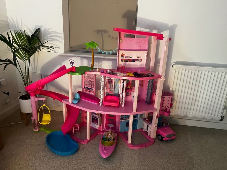 Barbie doll house 