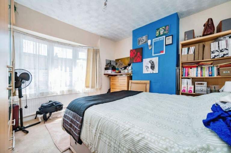 Double Room to Share the HOUSE WITH A Single Professional