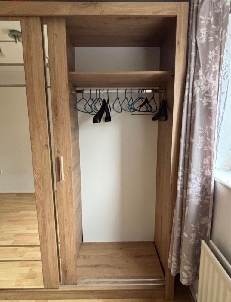 SLIDING DOOR WARDROBE
