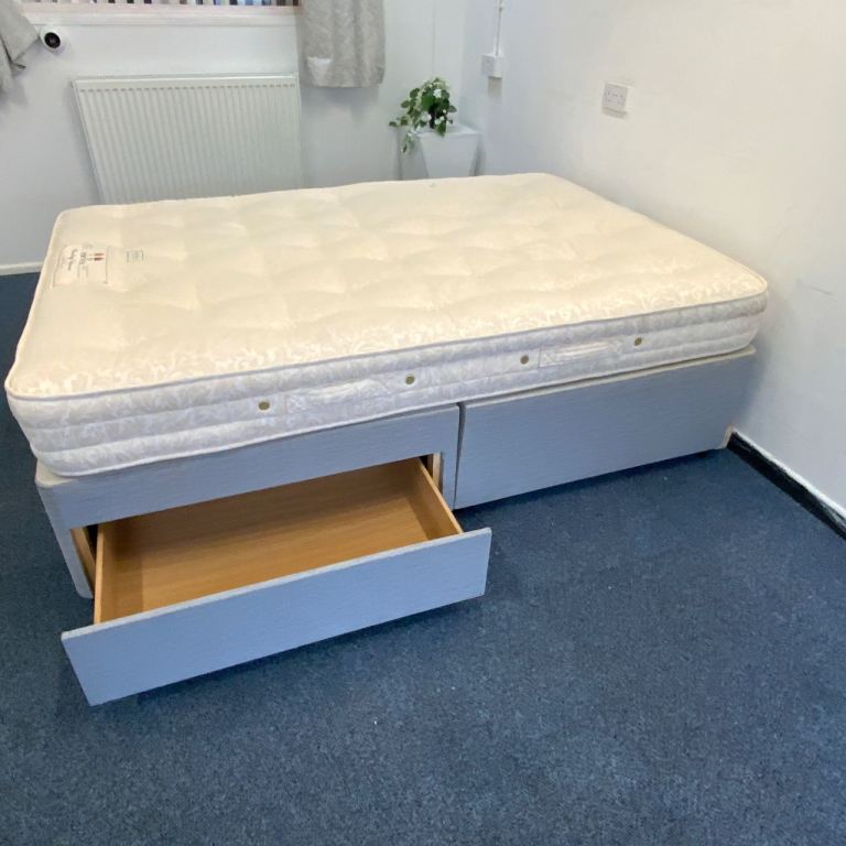Hypnos Double Bed with 2 Drawers