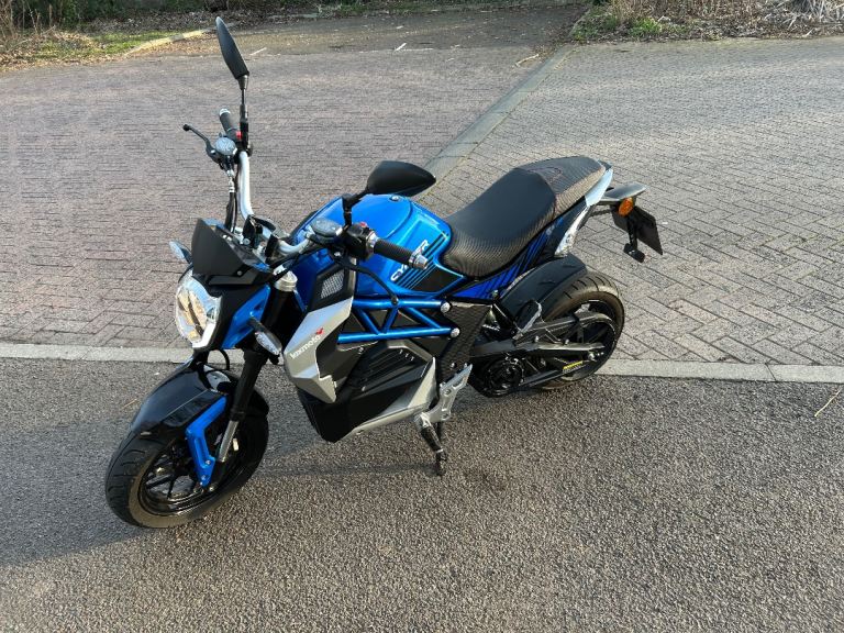 LEXMOTO CYPHER 50CC EQUIVALENT 2021 800 MILES 