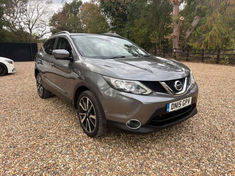 2015 Nissan Qashqai 1.5 dCi Tekna 5dr HATCHBACK DIESEL Manual