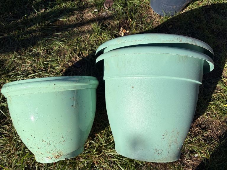 *free* 3 light Green Plastic Garden Planters – Fair Condition