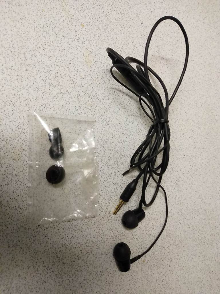 Sony Earphones With Call, Mute, 3 x Ear Buds