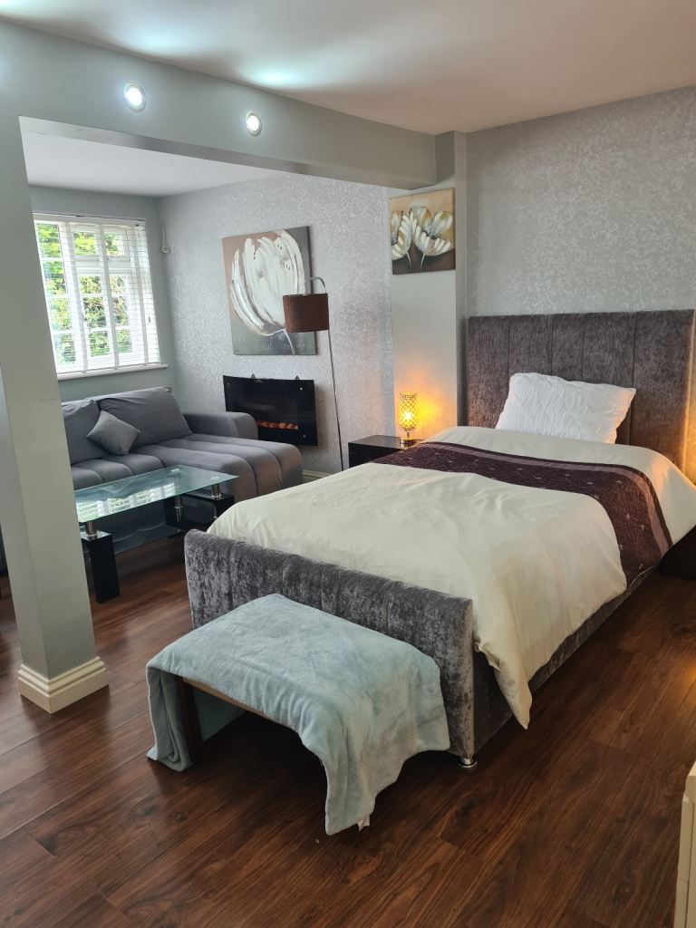 Studio Flat Thorpe Bay short let only