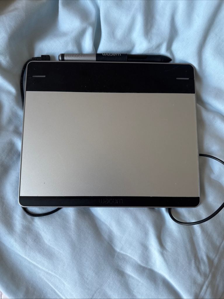 Wacom Intuos Pen Small CTL-480 Graphics Tablet with Pen