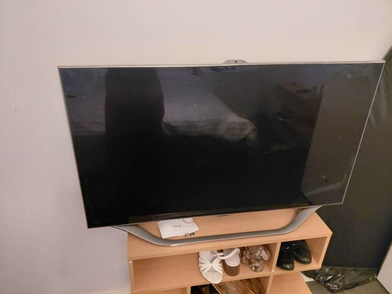 Samsung Smart TV – Good Working Order, Clear Picture