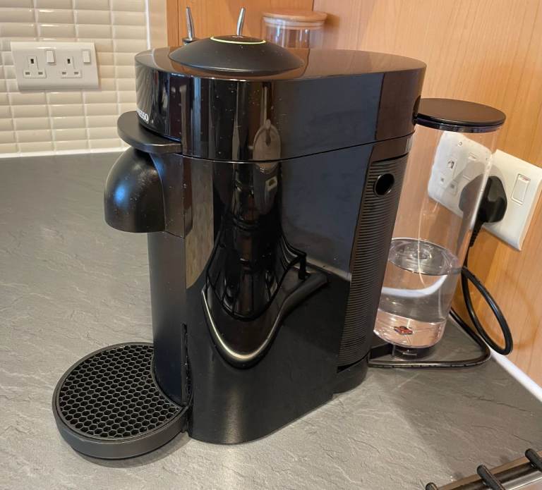 Nespresso Vertuo Plus Machine