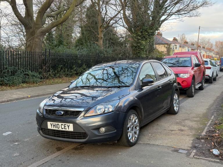 2010 Ford Focus 1.6 Zetec 5dr HATCHBACK Petrol Manual